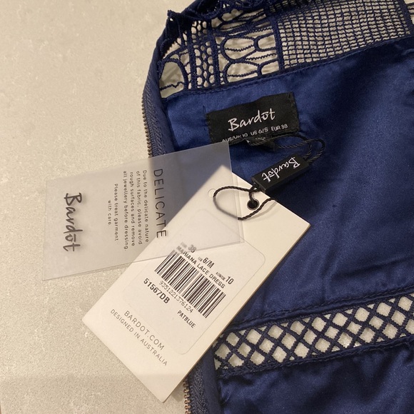 NEW WITH TAGS, BARDOT Mariana Lace Dress (Navy, Size US 8) - Picture 5 of 5